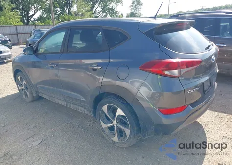 2016 Hyundai Tucson Sport z USA, uszkodzony, nr VIN KM8J33A28GU193333